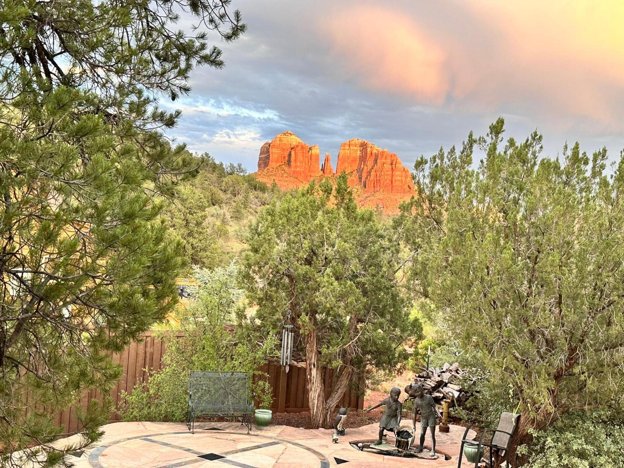 Cathedral Hideaway Llc * Sedona