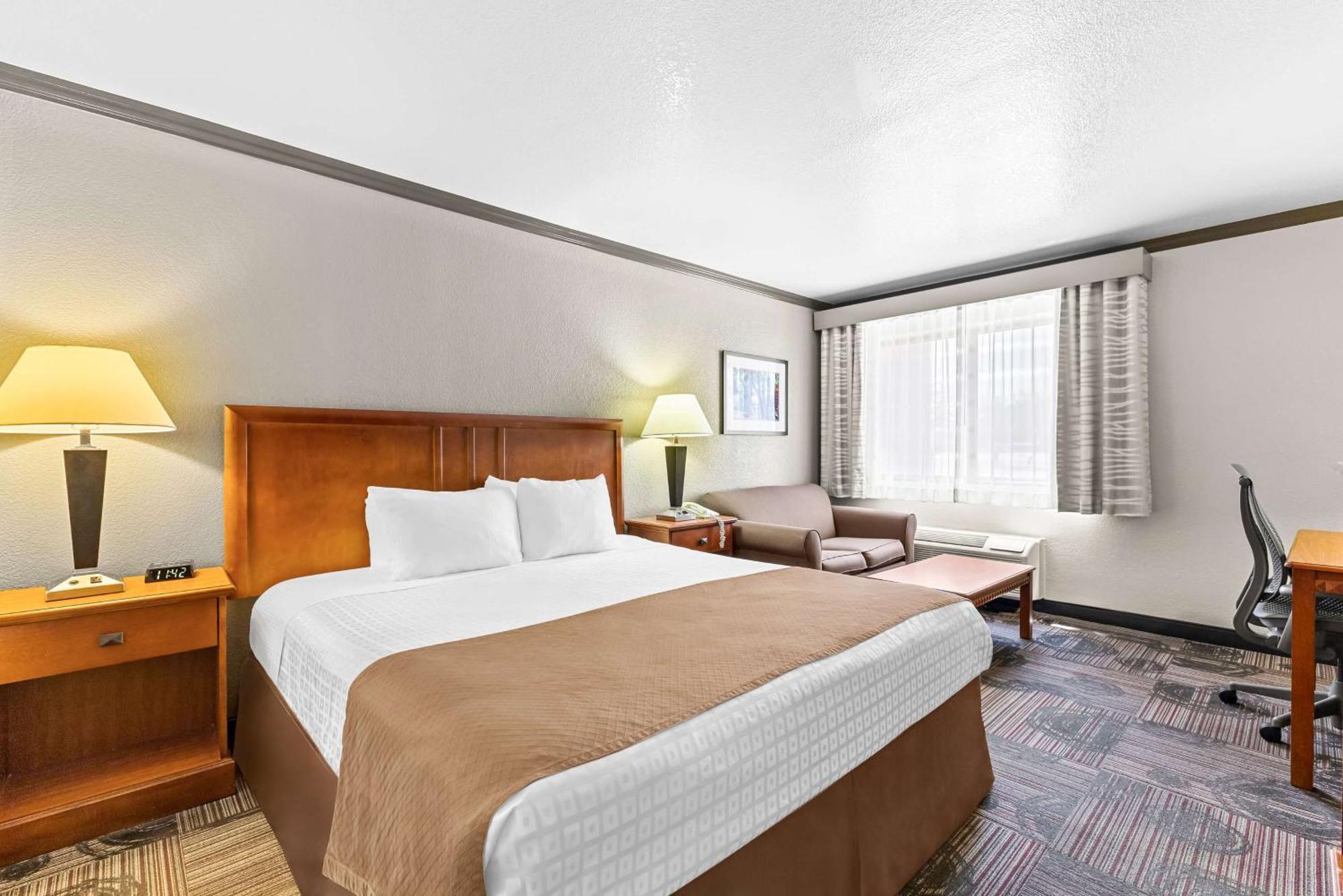 Western Hotel 3*