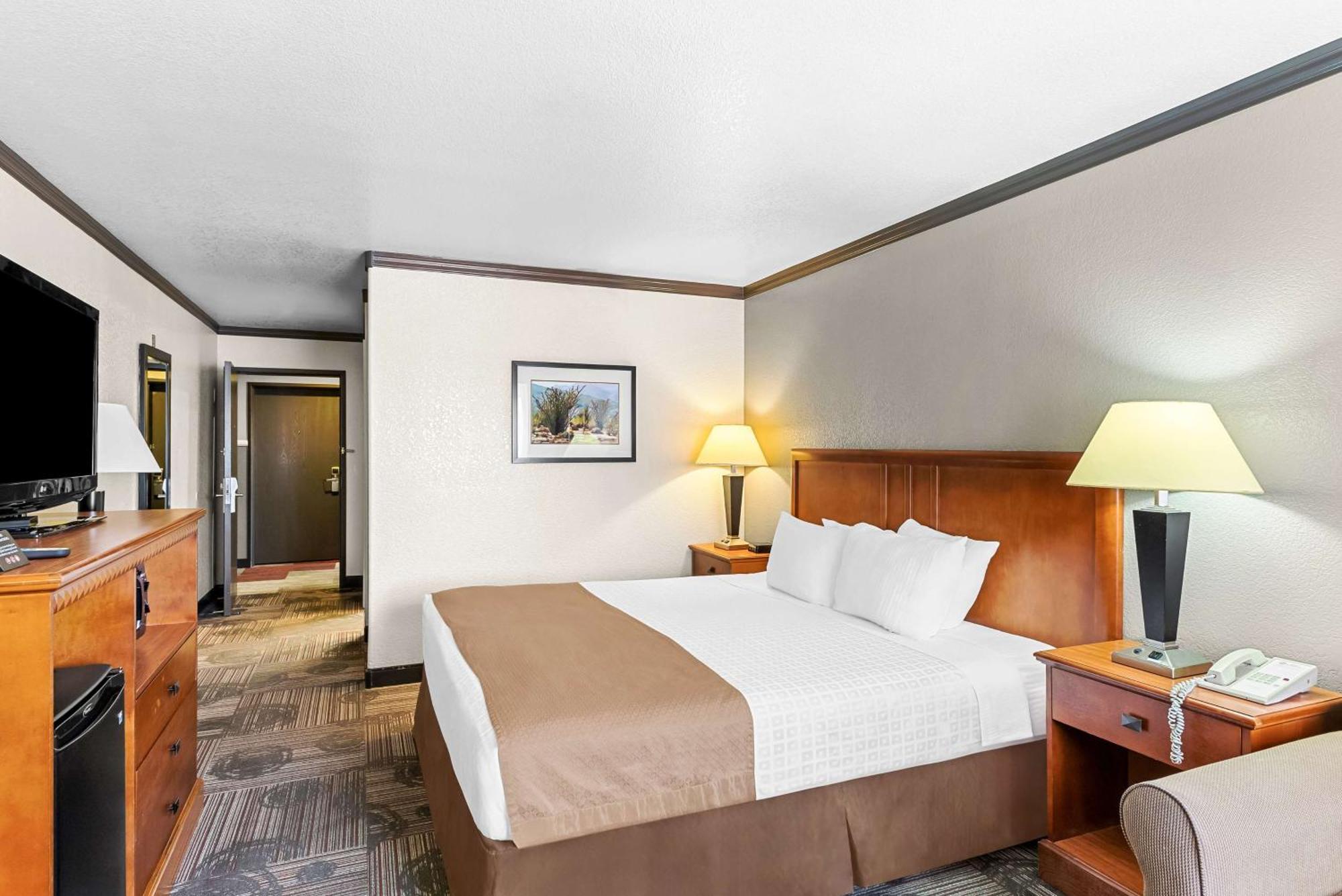 Western Hotel 3*