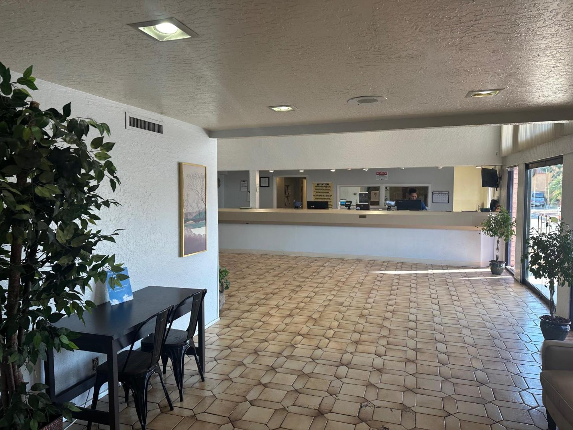 Premier Metro Inn Phoenix