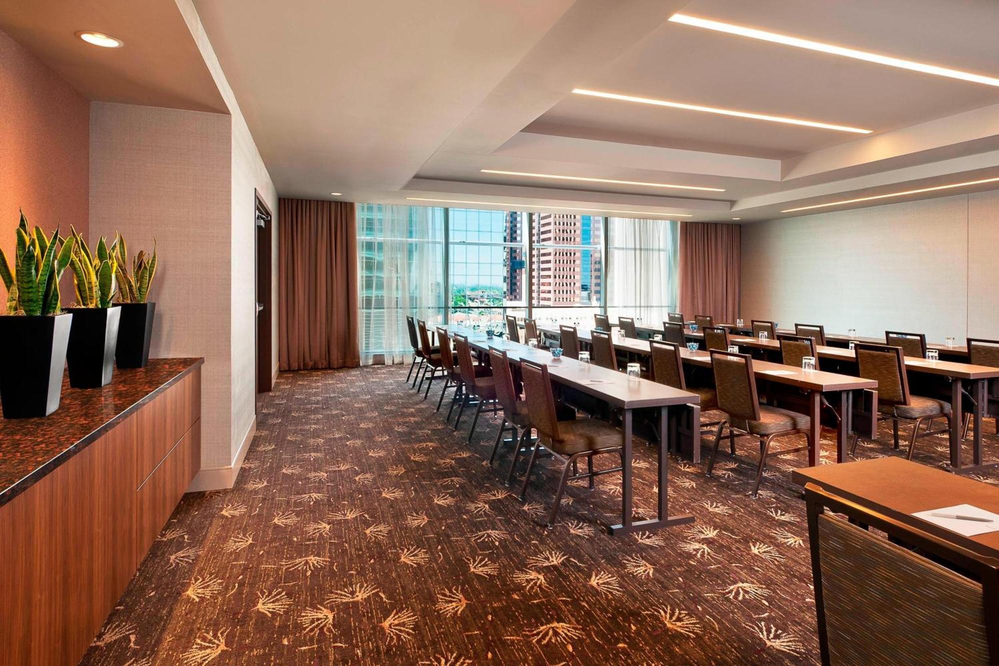 The Westin Downtown Hotel 4*
