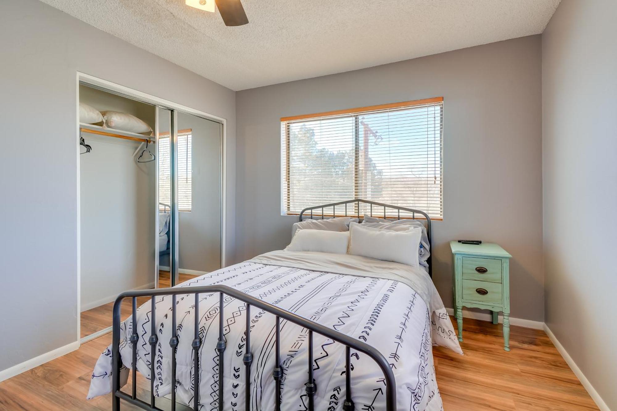 Less Than 1 Mi To Whiskey Row Pets Welcome Apartment *