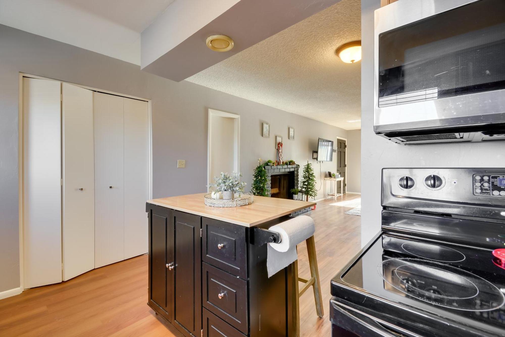 Apartment Less Than 1 Mi To Whiskey Row Pets Welcome *