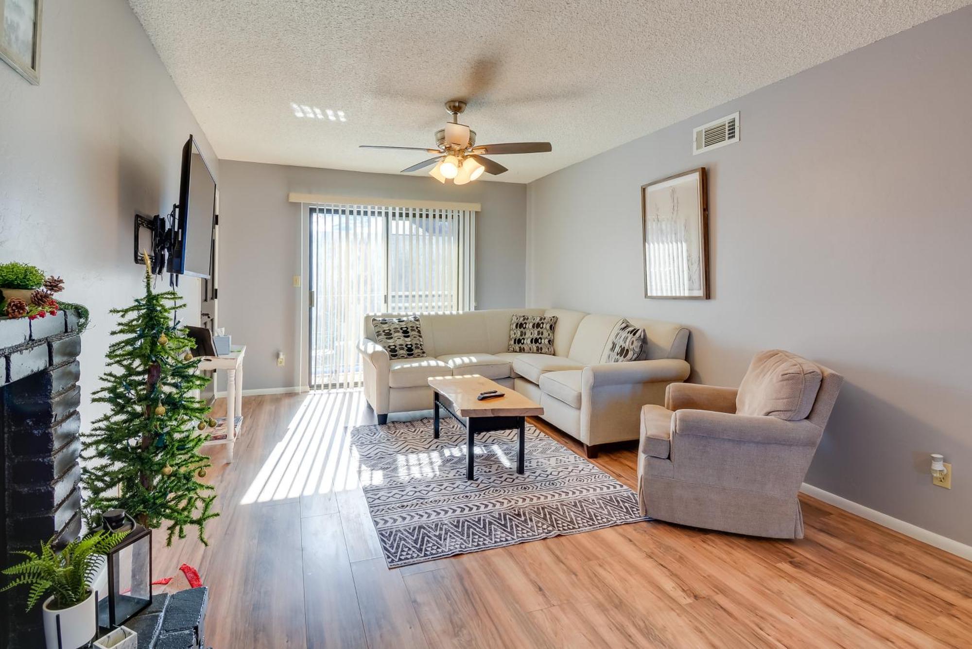 Less Than 1 Mi To Whiskey Row Pets Welcome Apartment *