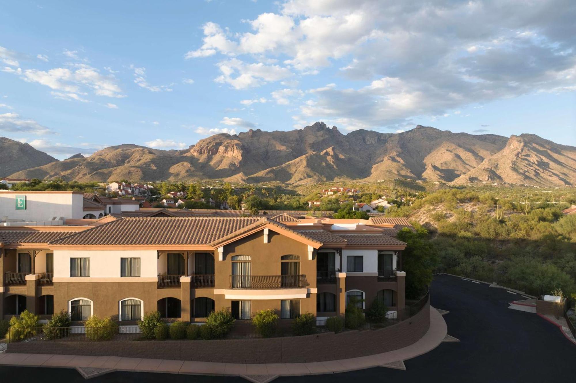 Hotel Embassy - Paloma Village Tucson
