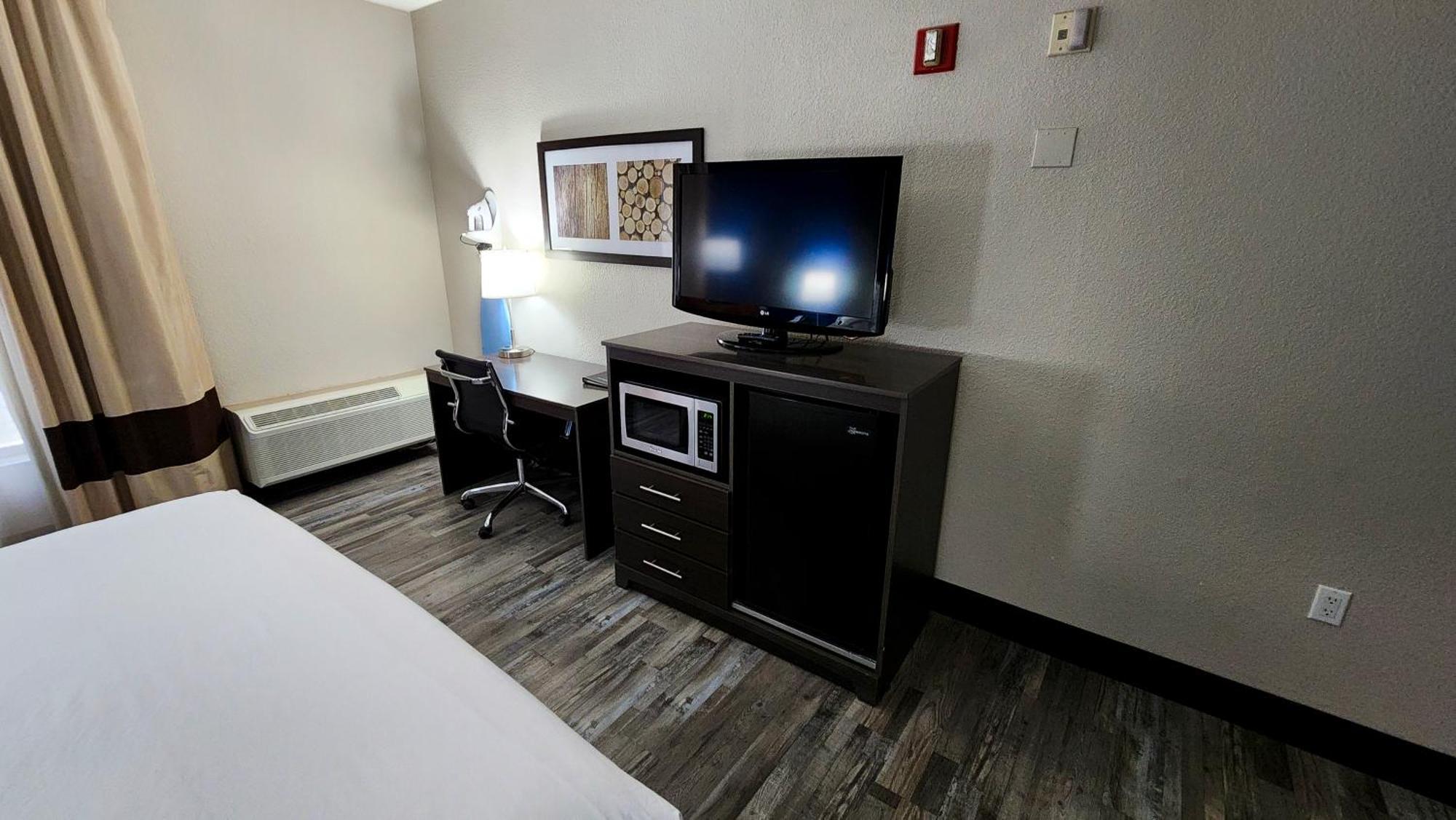 Baymont By Wyndham Hotel