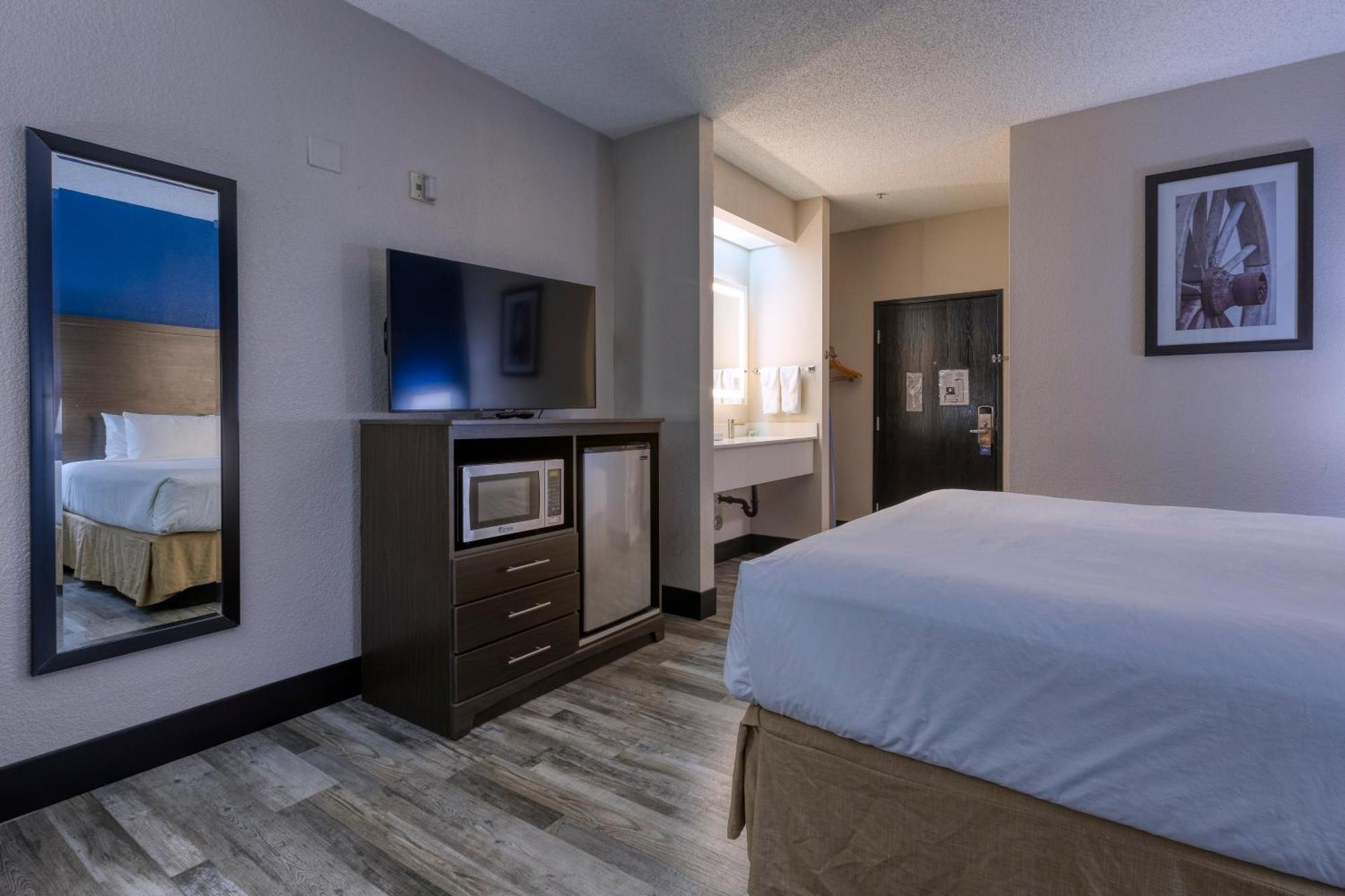 Baymont By Wyndham Hotel