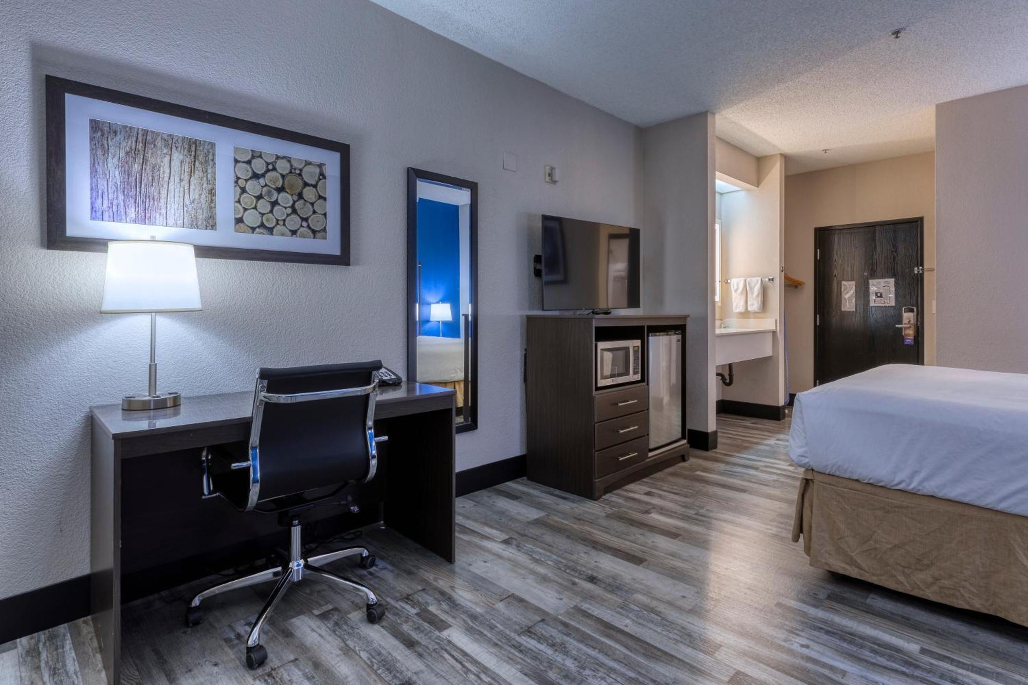 Hotel Baymont By Wyndham 2*