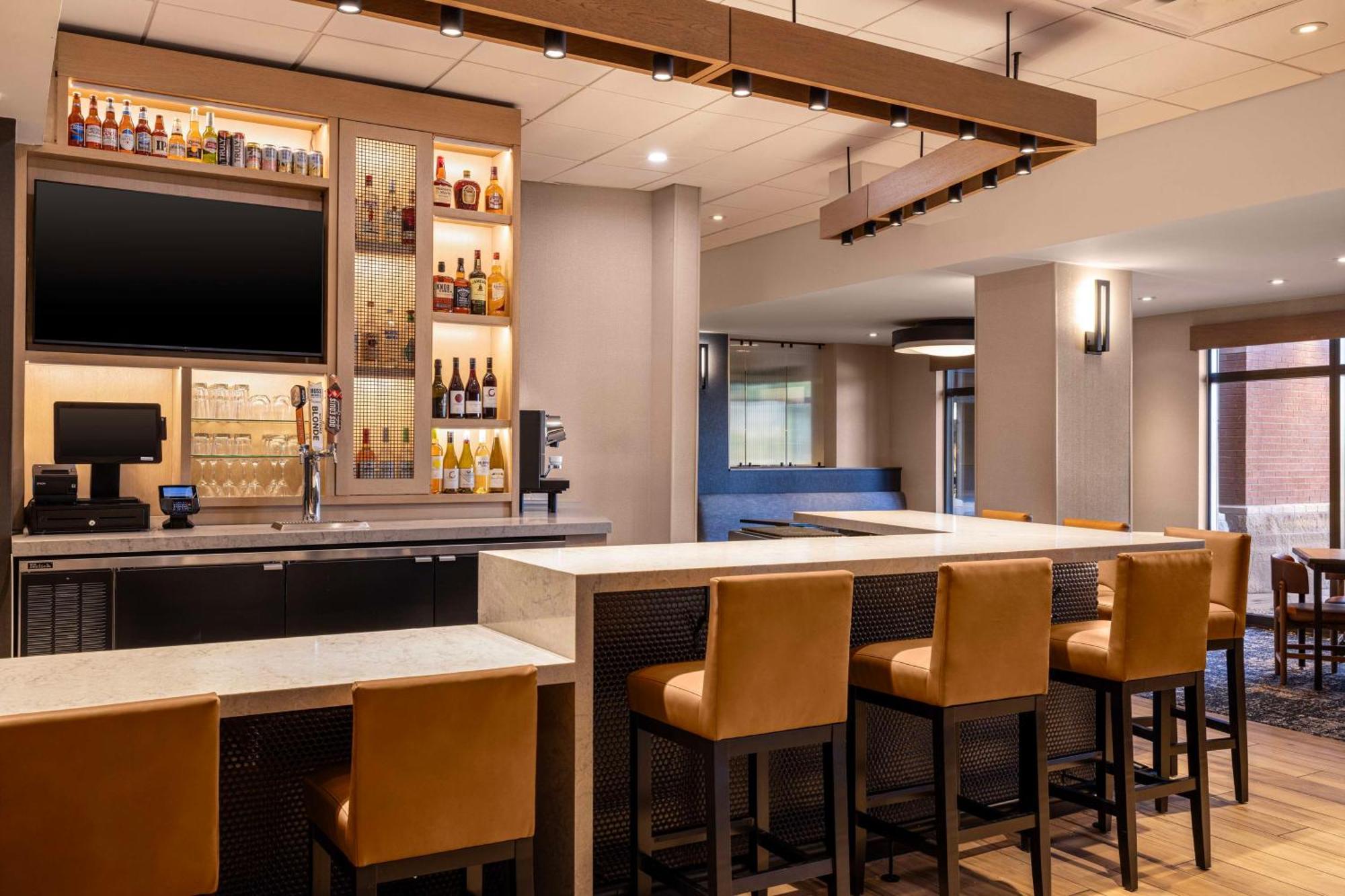 Hyatt Place Phoenix Airport