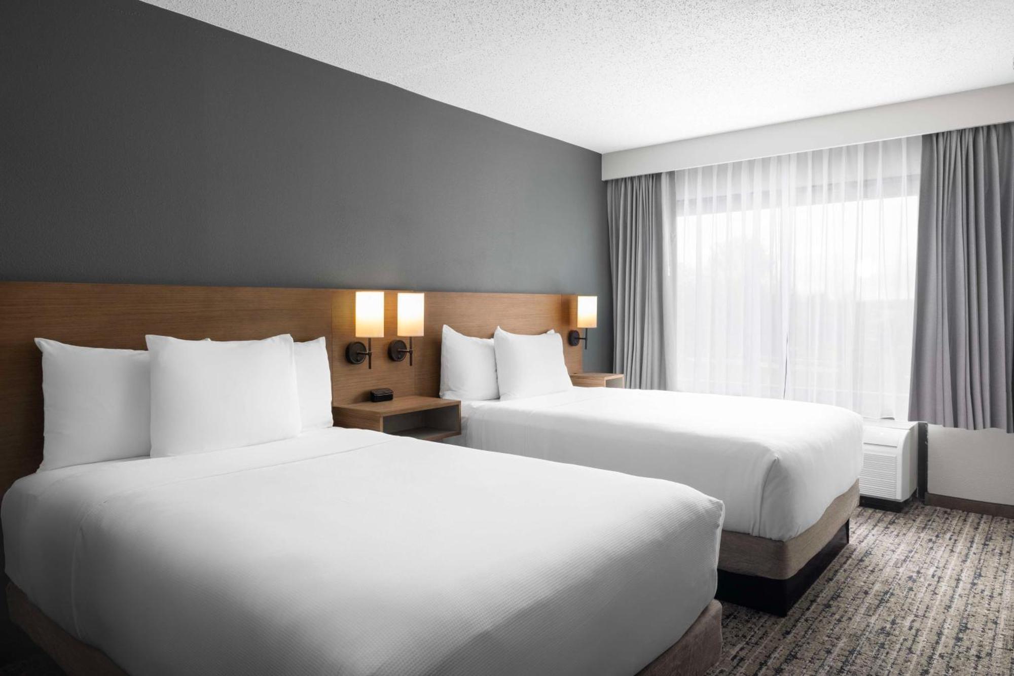 Hyatt Place Phoenix Airport 3*