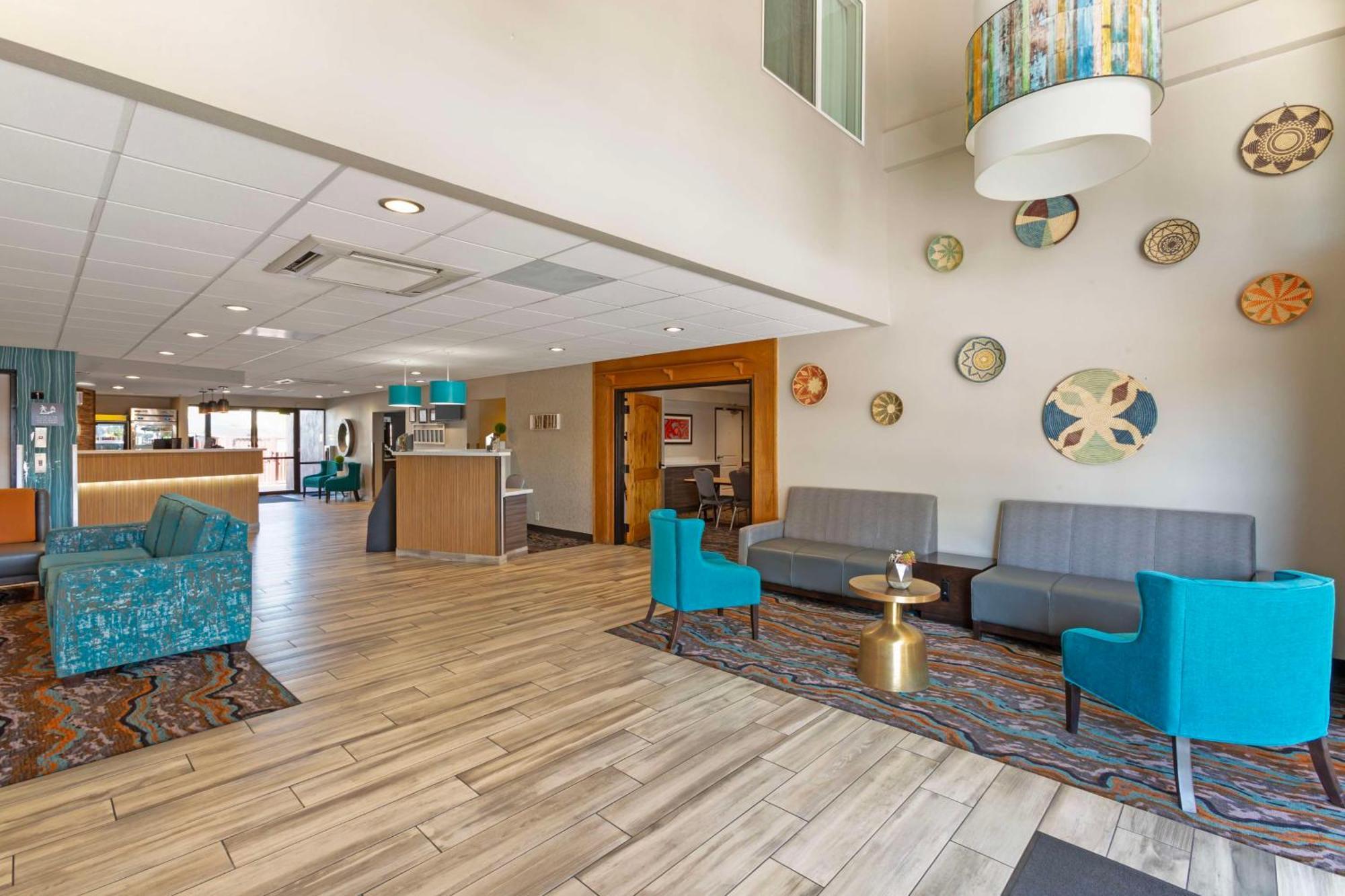 Western Sun Canyon Hotel