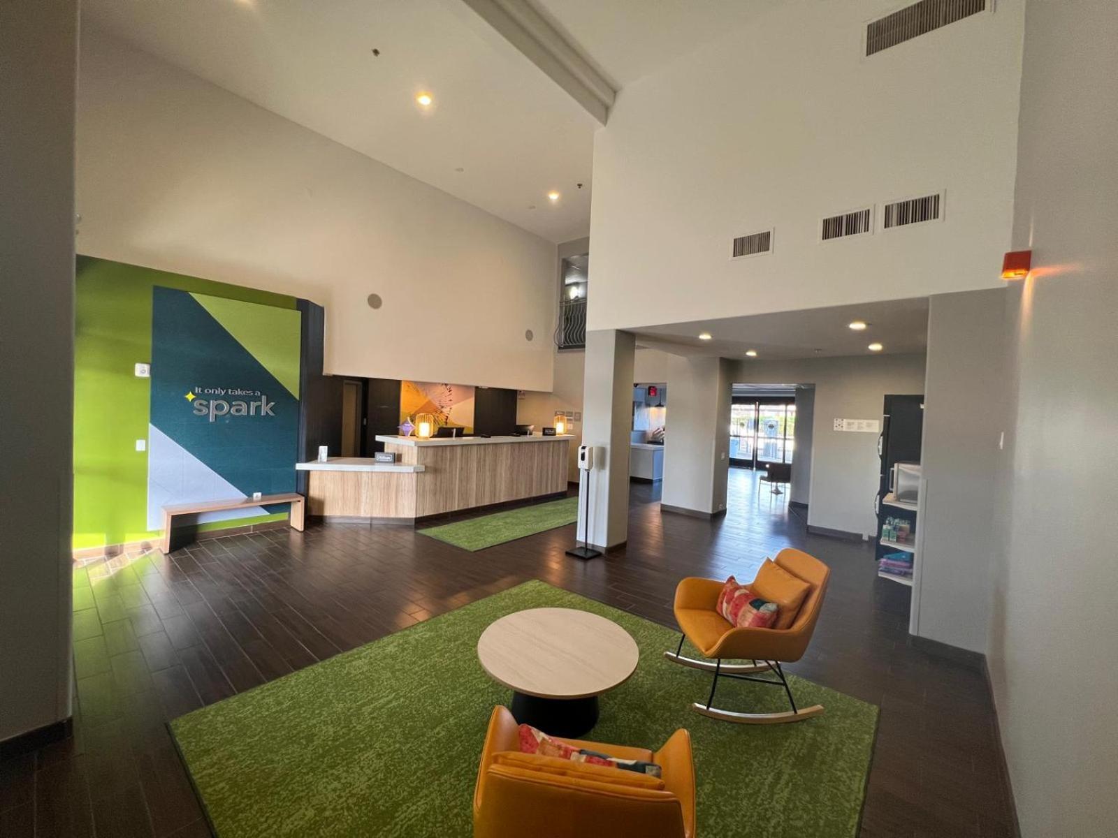 Hotel Spark By Hilton Peoria Phoenix North 2*