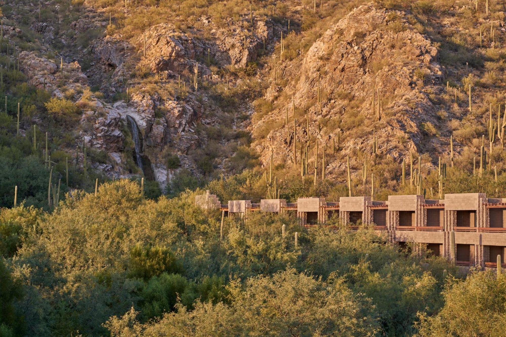 Loews Ventana Canyon Resort 4*