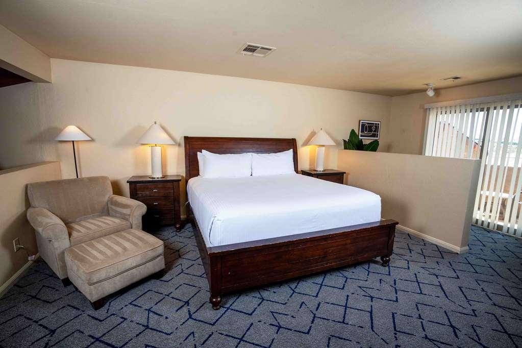 The Scottsdale Plaza & Resort Paradise Valley
