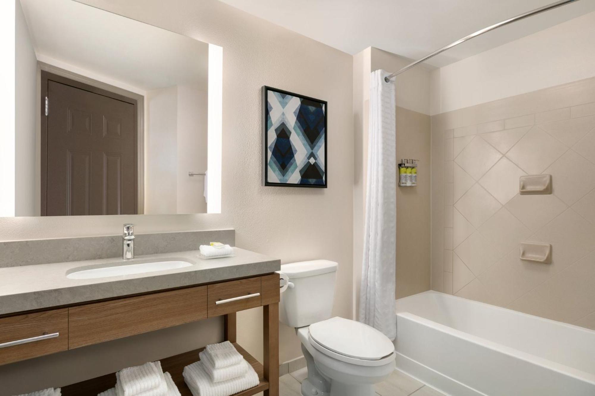 Candlewood By Ihg Hotel