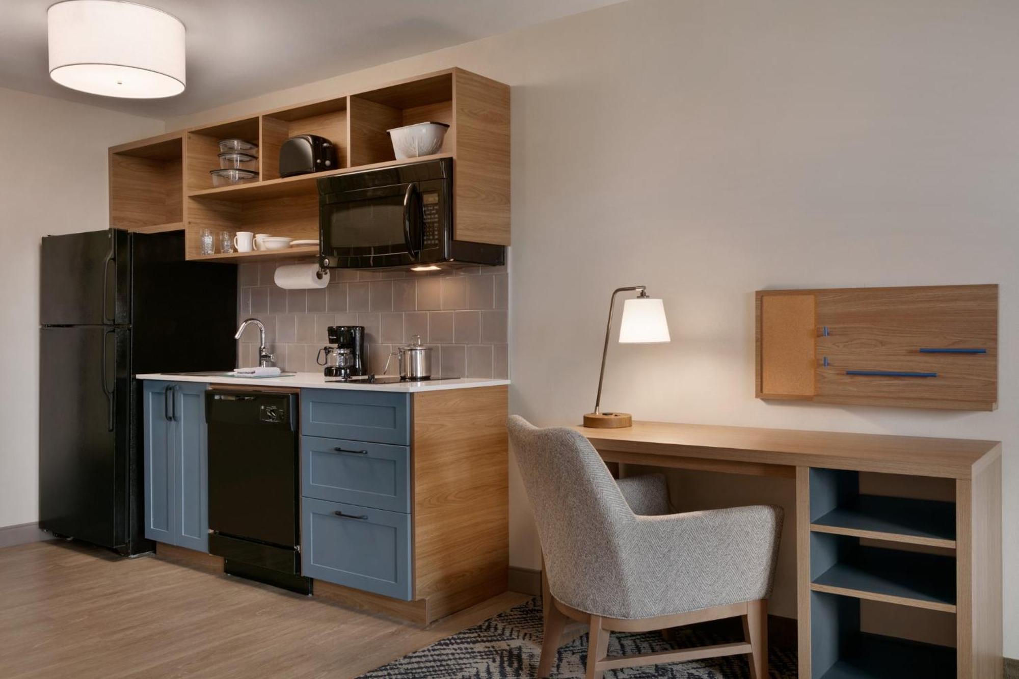 Hotel Candlewood By Ihg 3*