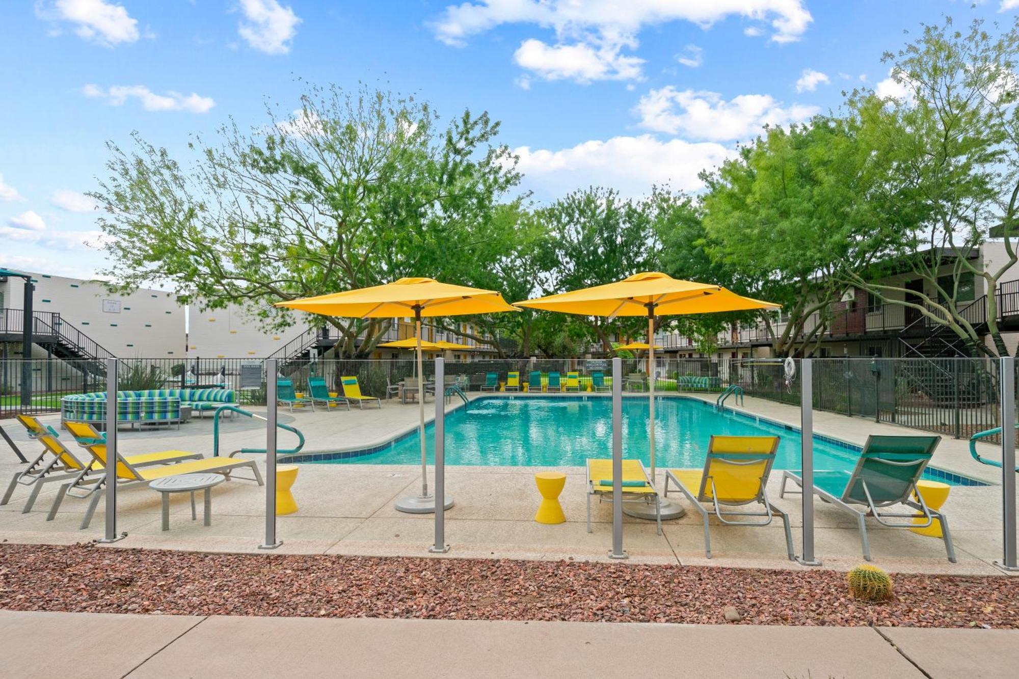 2b1b Stylish Haven - Pool And Parking * Tempe