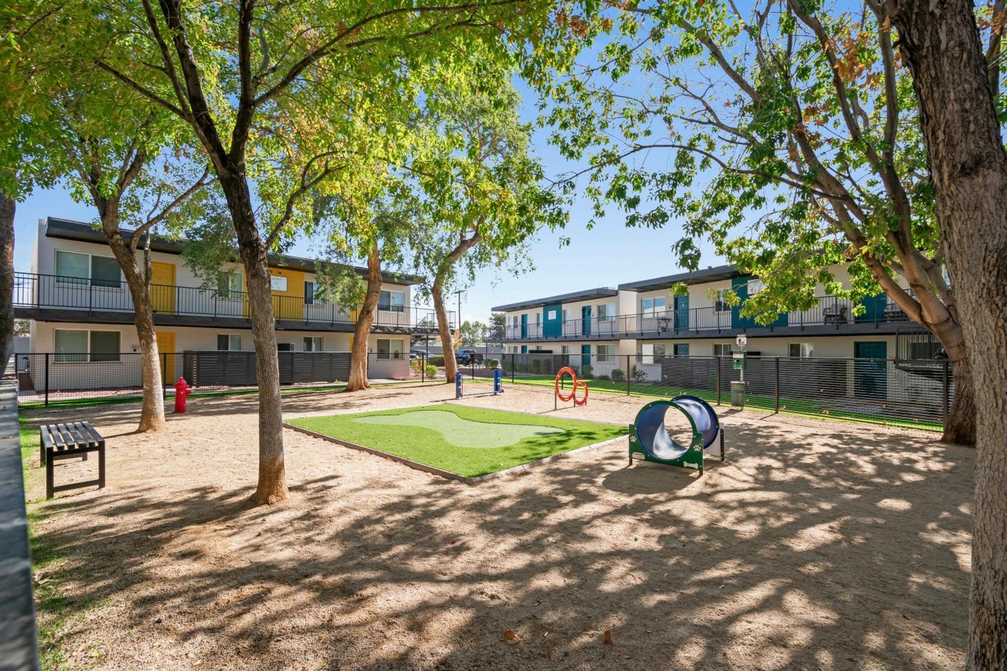2b1b Stylish Haven - Pool And Parking *