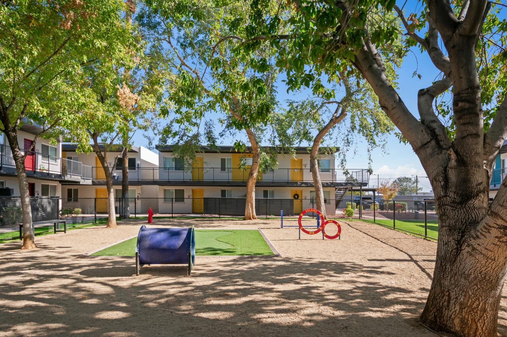 2b1b Stylish Haven - Pool And Parking Apartment Tempe