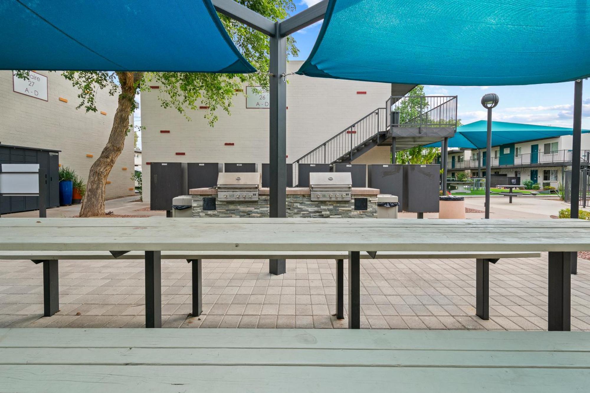 2b1b Stylish Haven - Pool And Parking Apartment *