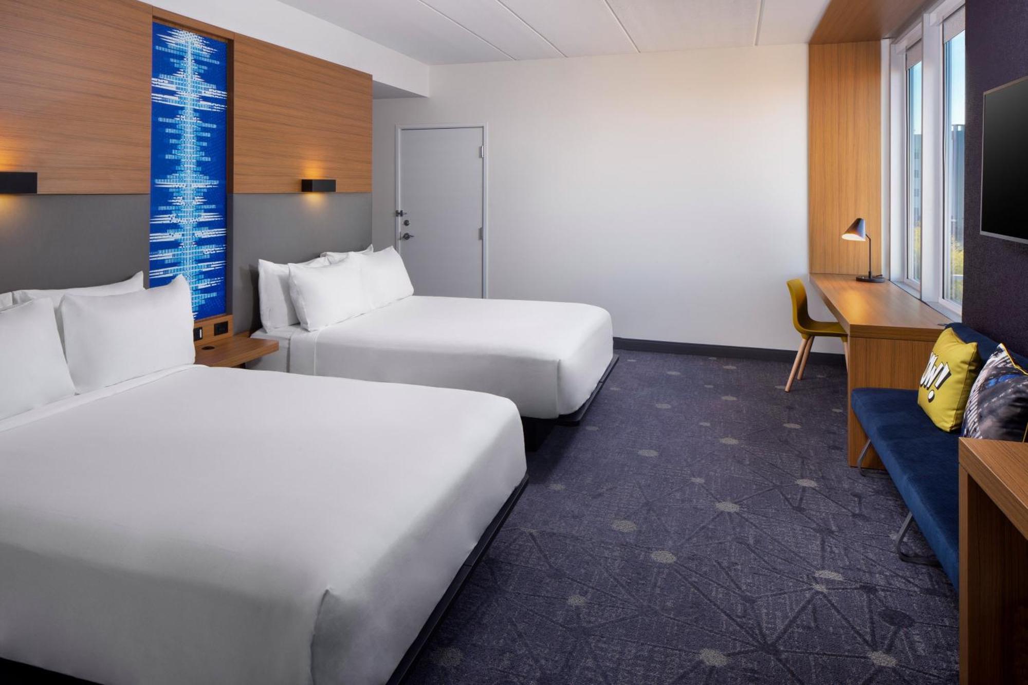 Aloft Hotel 3*