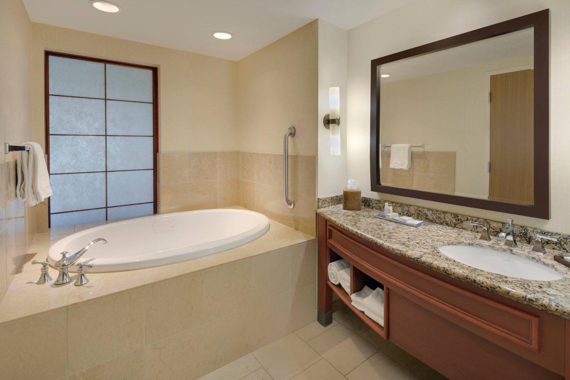 Hotel Renaissance Phoenix & Conference Center