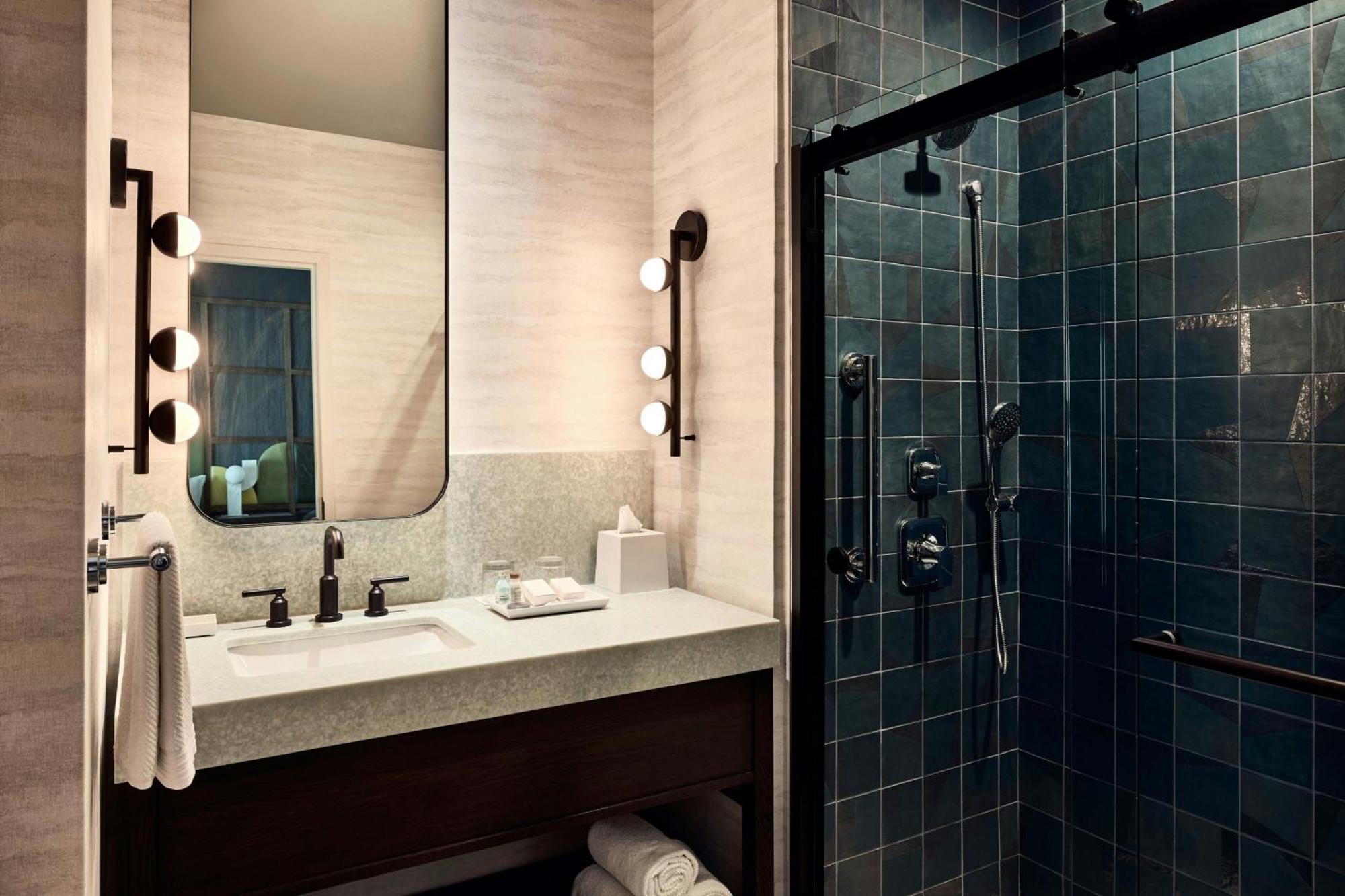 Hotel Renaissance Phoenix & Conference Center 4*