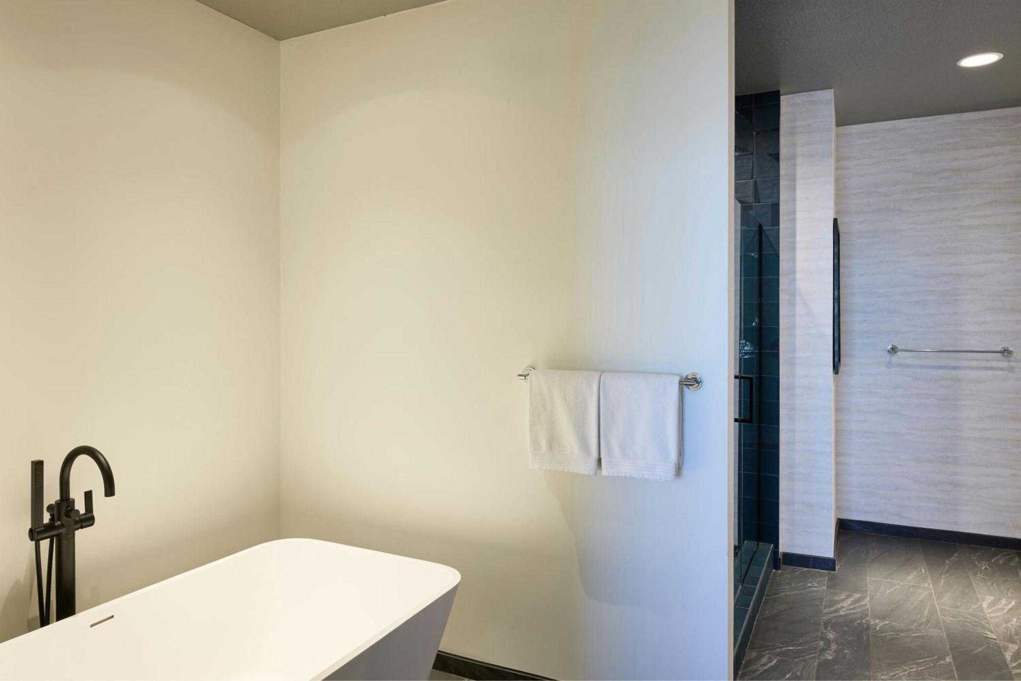 Renaissance Phoenix & Conference Center Hotel