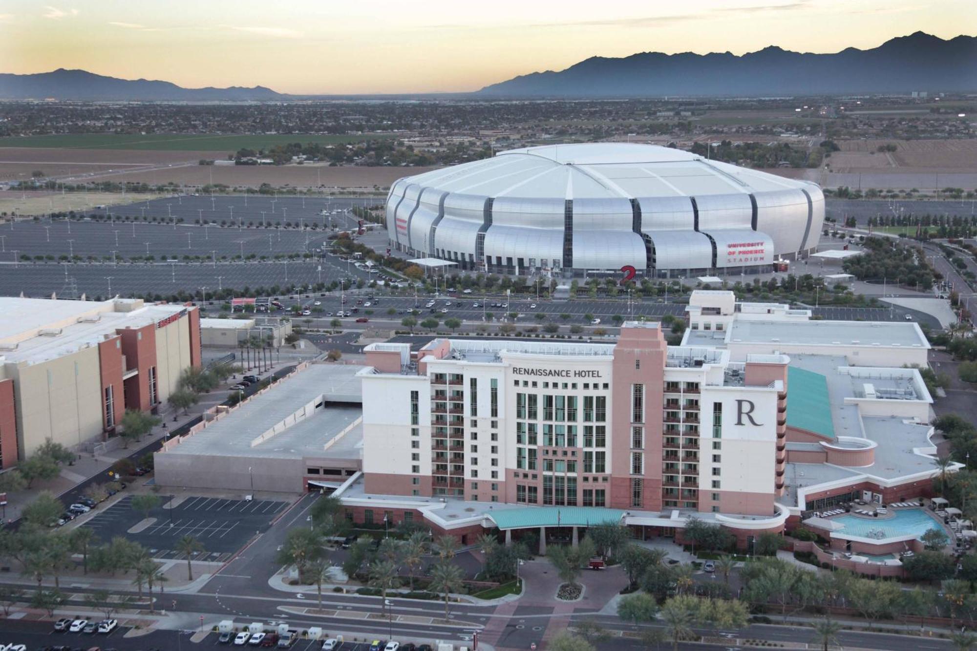 Hotel Renaissance Phoenix & Conference Center 4*