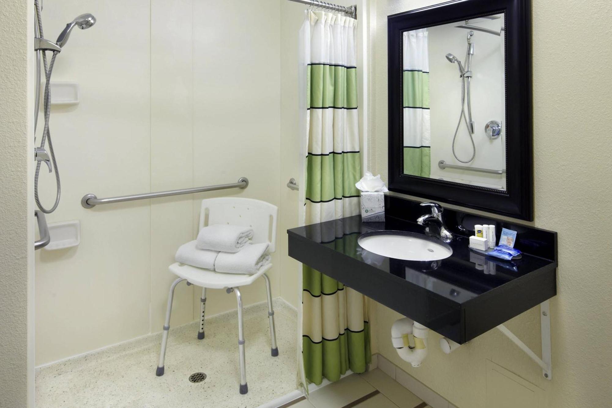Hotel Fairfield & Midtown 3*