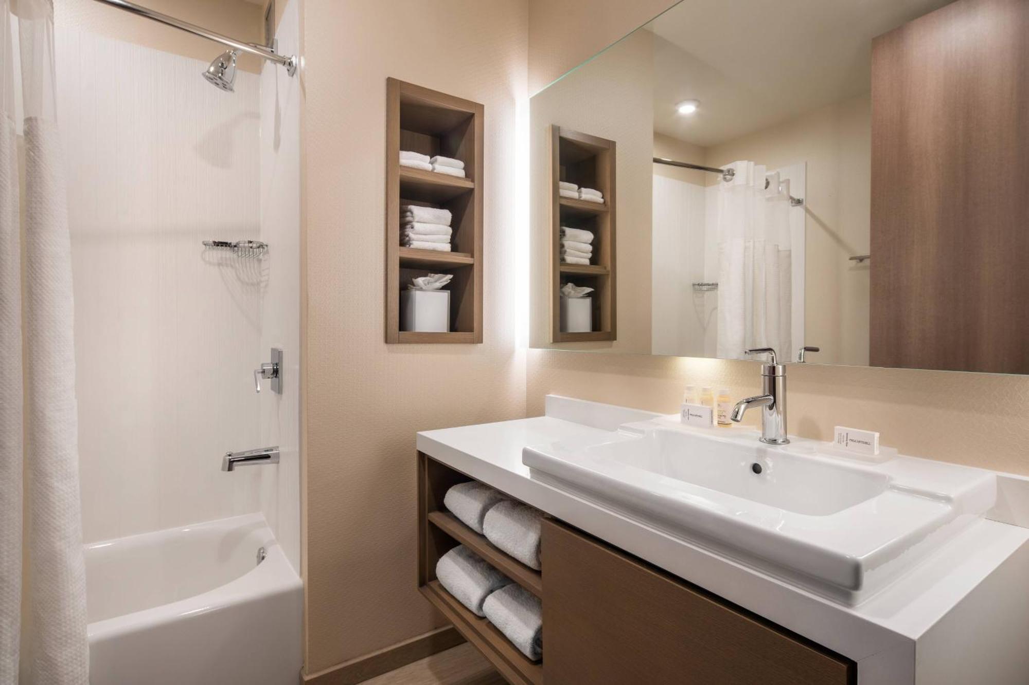 Courtyard By Marriott Downtown Phoenix