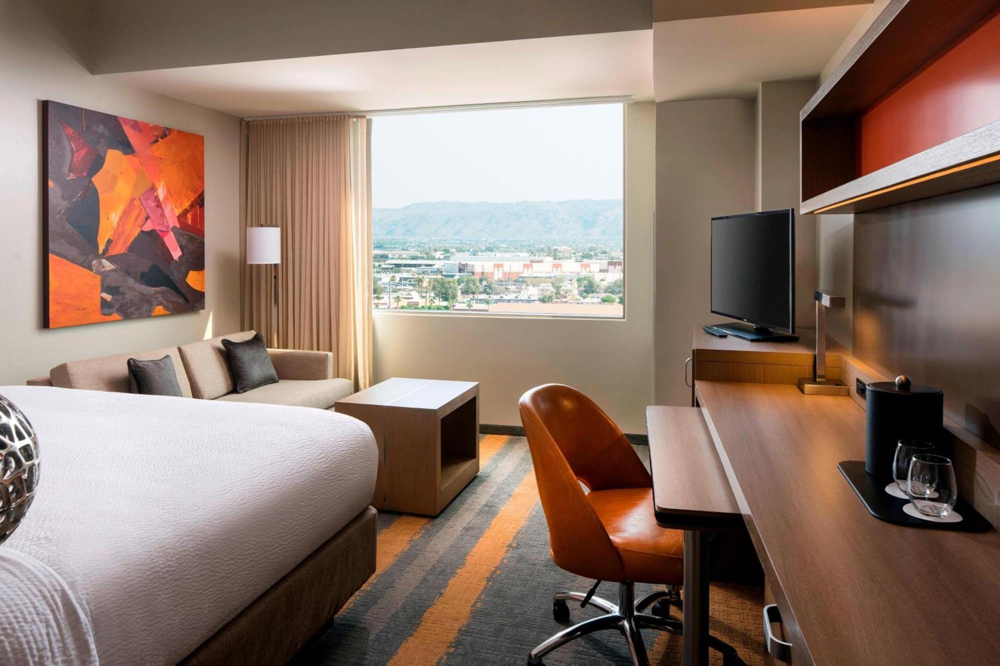Courtyard By Marriott Downtown Hotel 3*