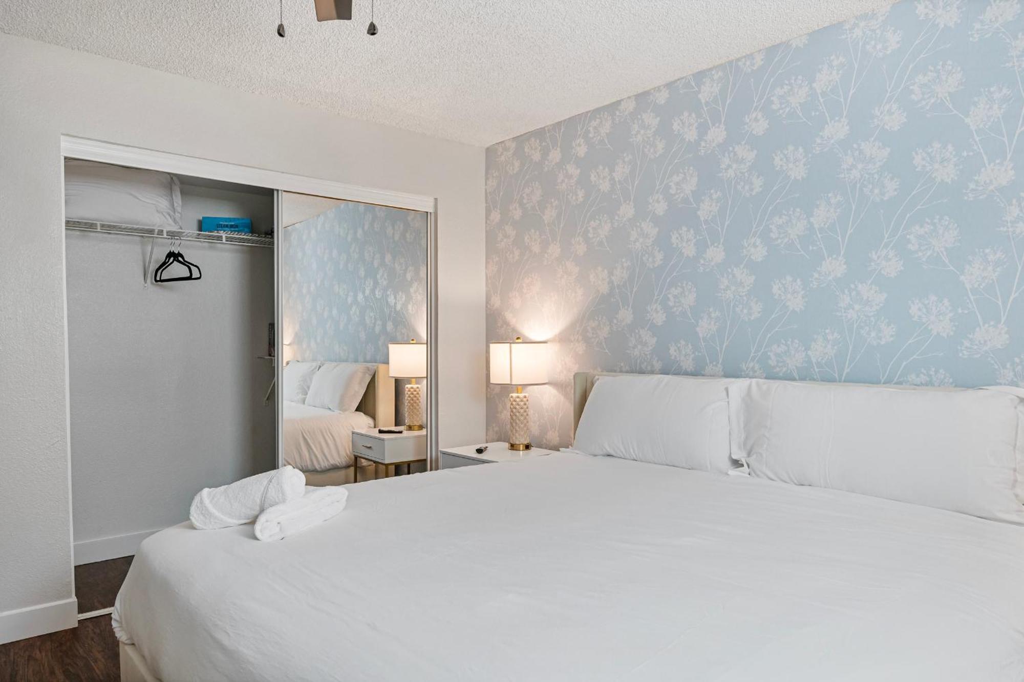 2b1b Stylish Haven - Pool And Parking Apartment *