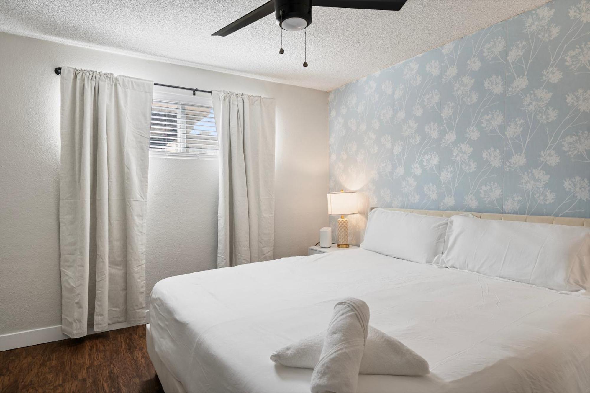 Apartment 2b1b Stylish Haven - Pool And Parking Tempe
