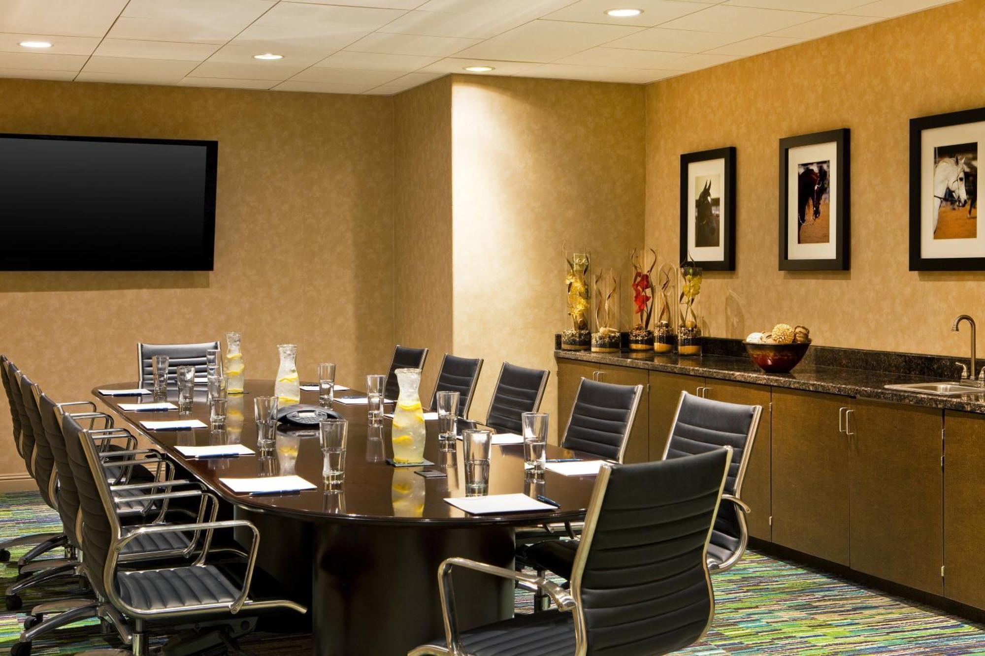Four Points By Sheraton Airport 3*