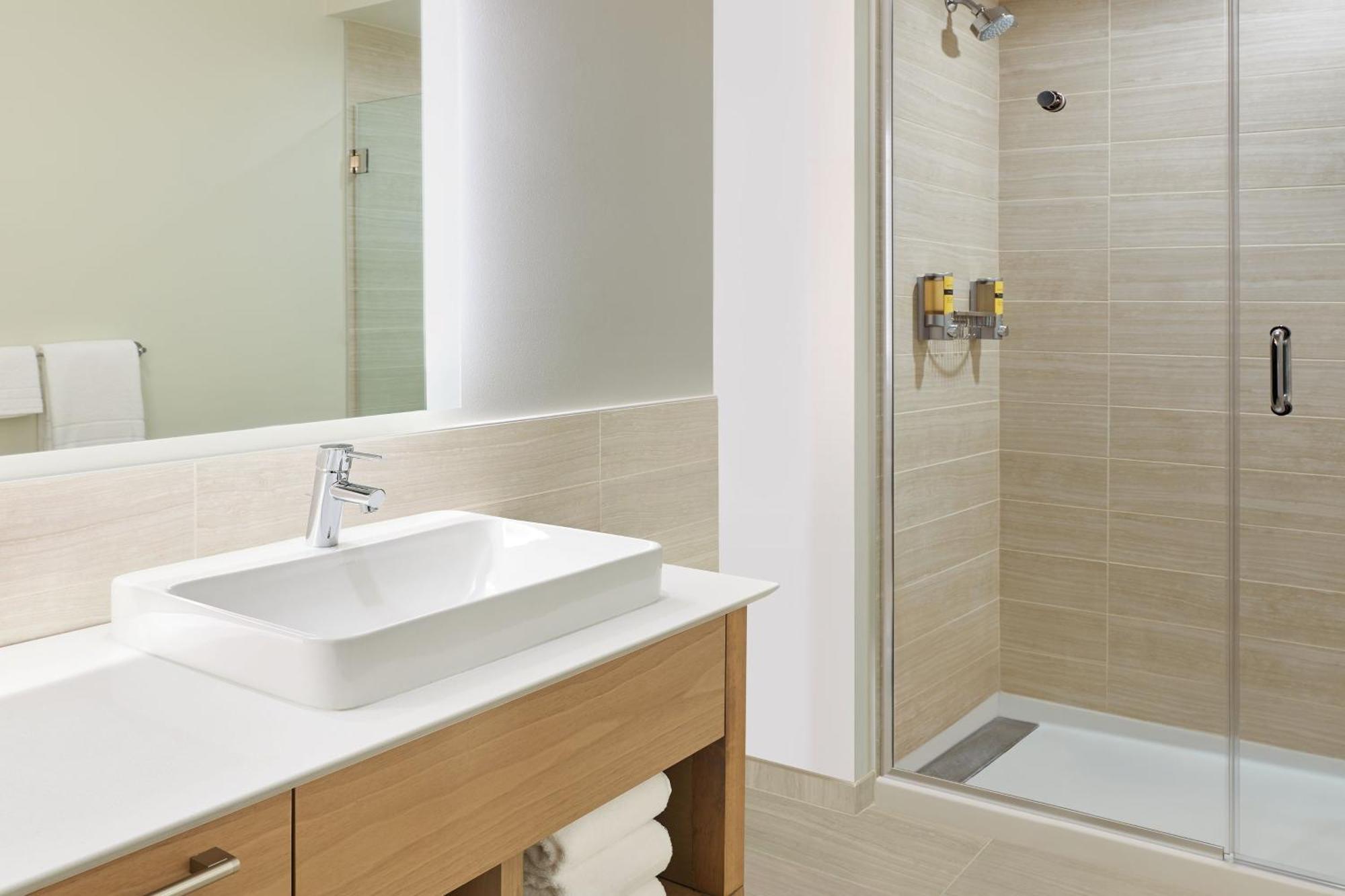 Hotel Element Fashion Center 3*
