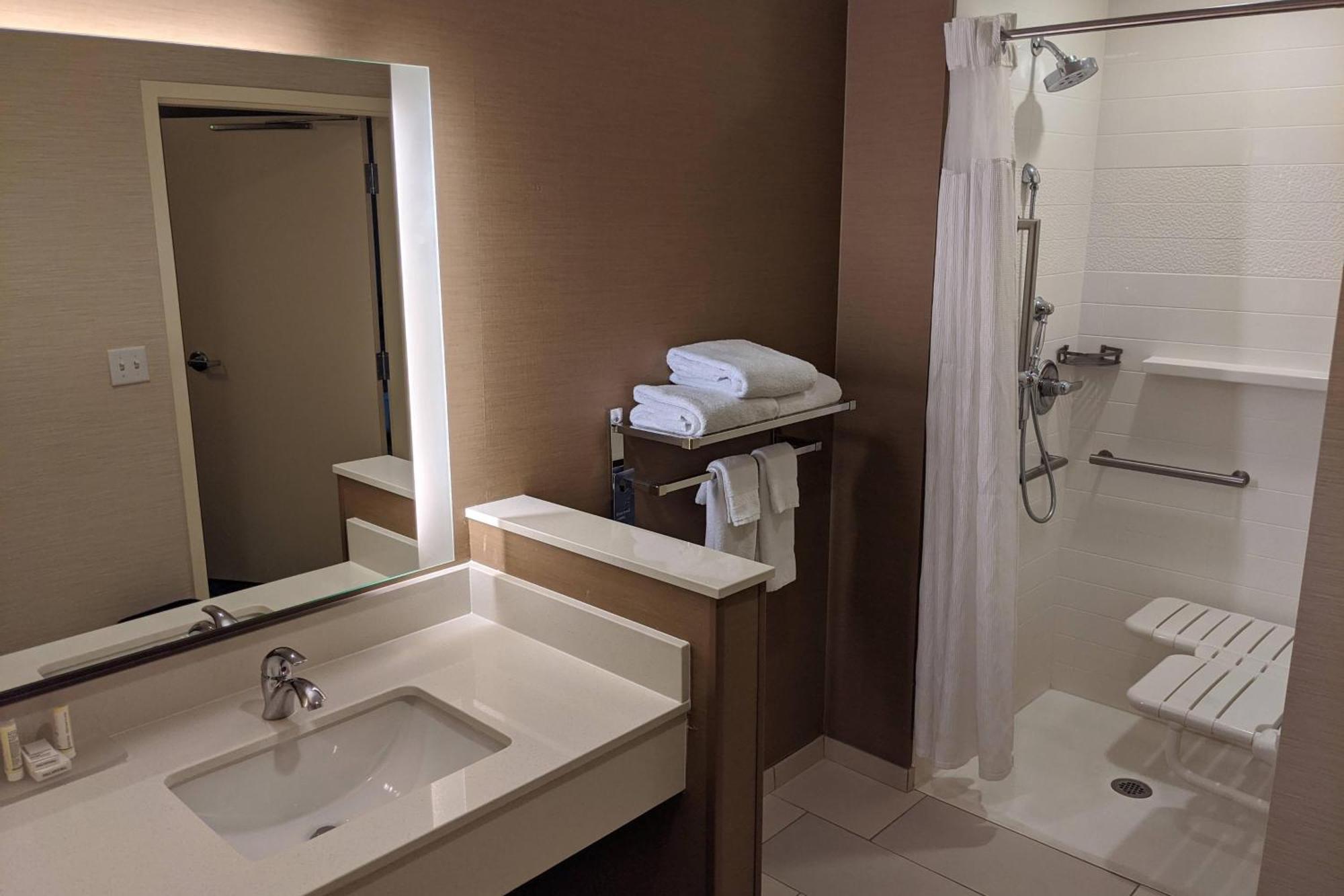 Fairfield & By Marriott Phoenix Tempe/airport Hotel 3*