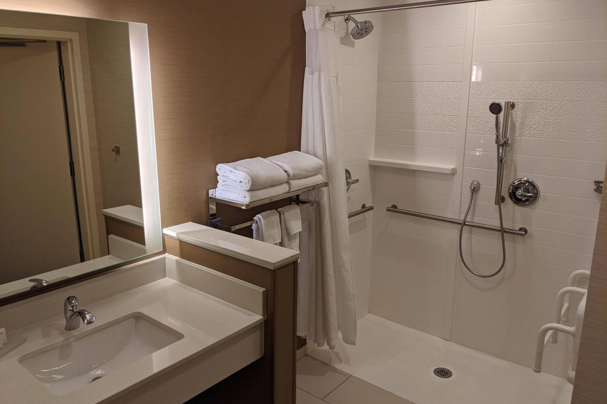 Hotel Fairfield & By Marriott Phoenix Tempe/airport 3*