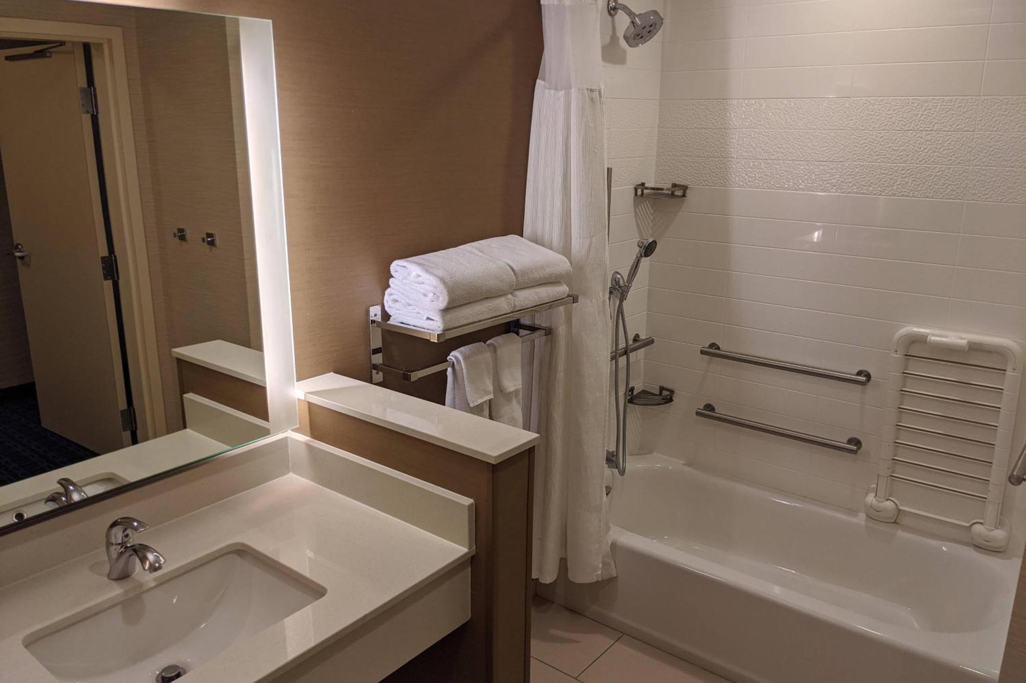 Hotel Fairfield & By Marriott Phoenix Tempe/airport 3*