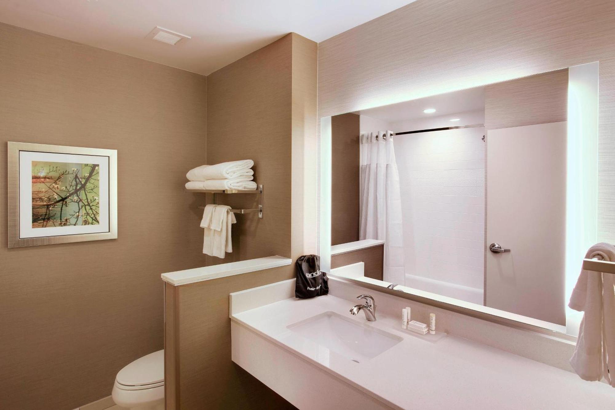 Fairfield & By Marriott Phoenix Tempe/airport Hotel