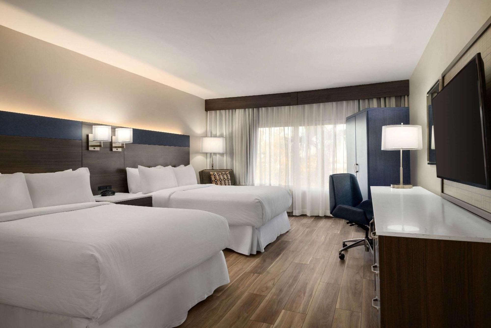 Wyndham Phoenix Airport - 3* Tempe