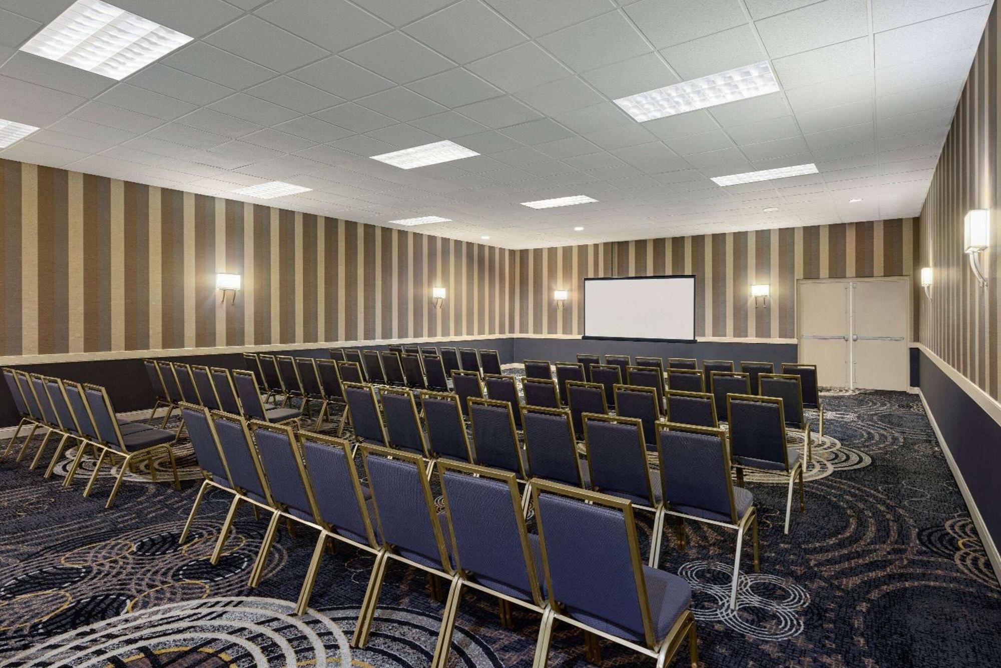 Wyndham Phoenix Airport -