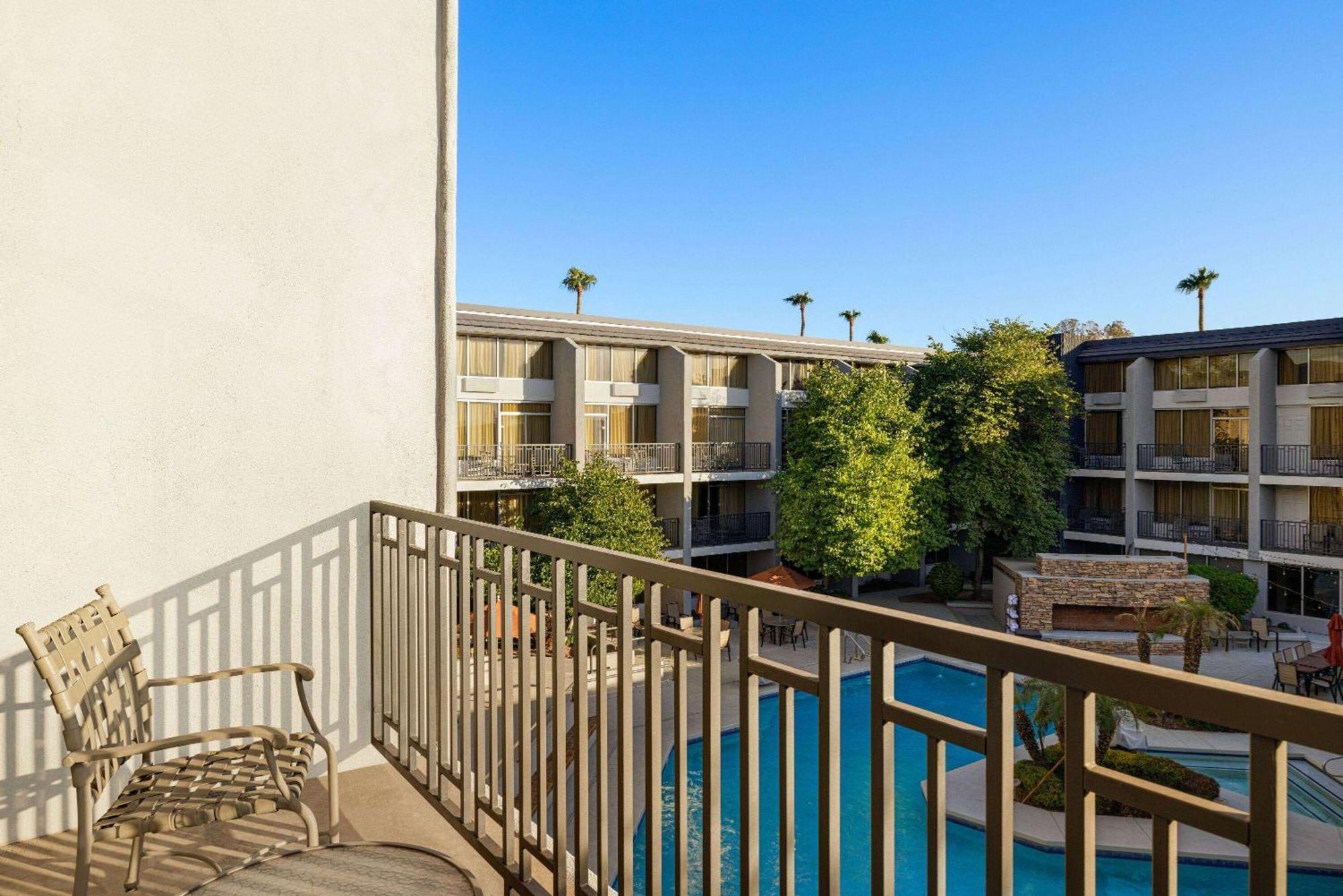 Wyndham Phoenix Airport - Hotel 3*