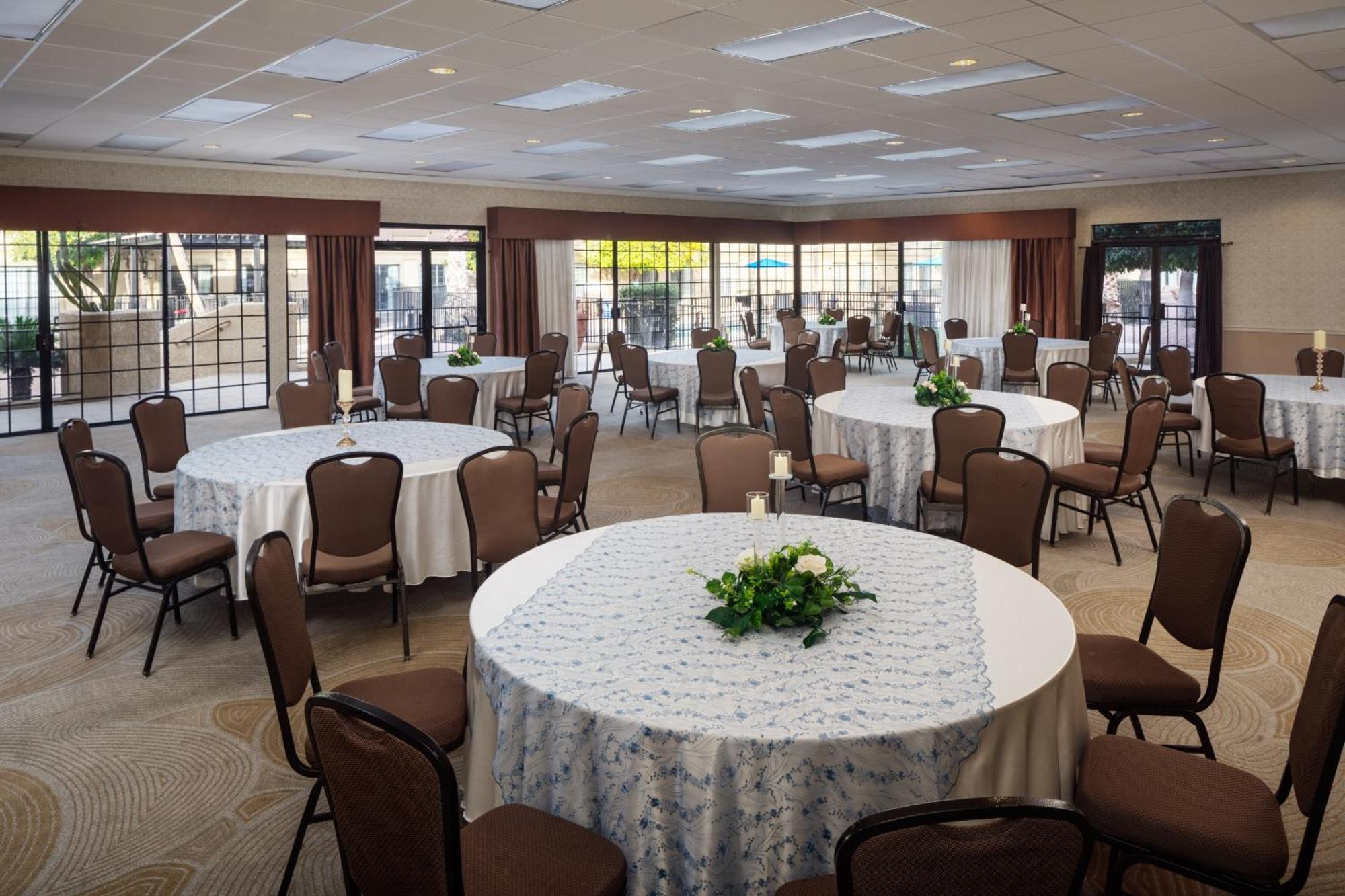 Wyndham Airport & Conference Center 3* Tucson