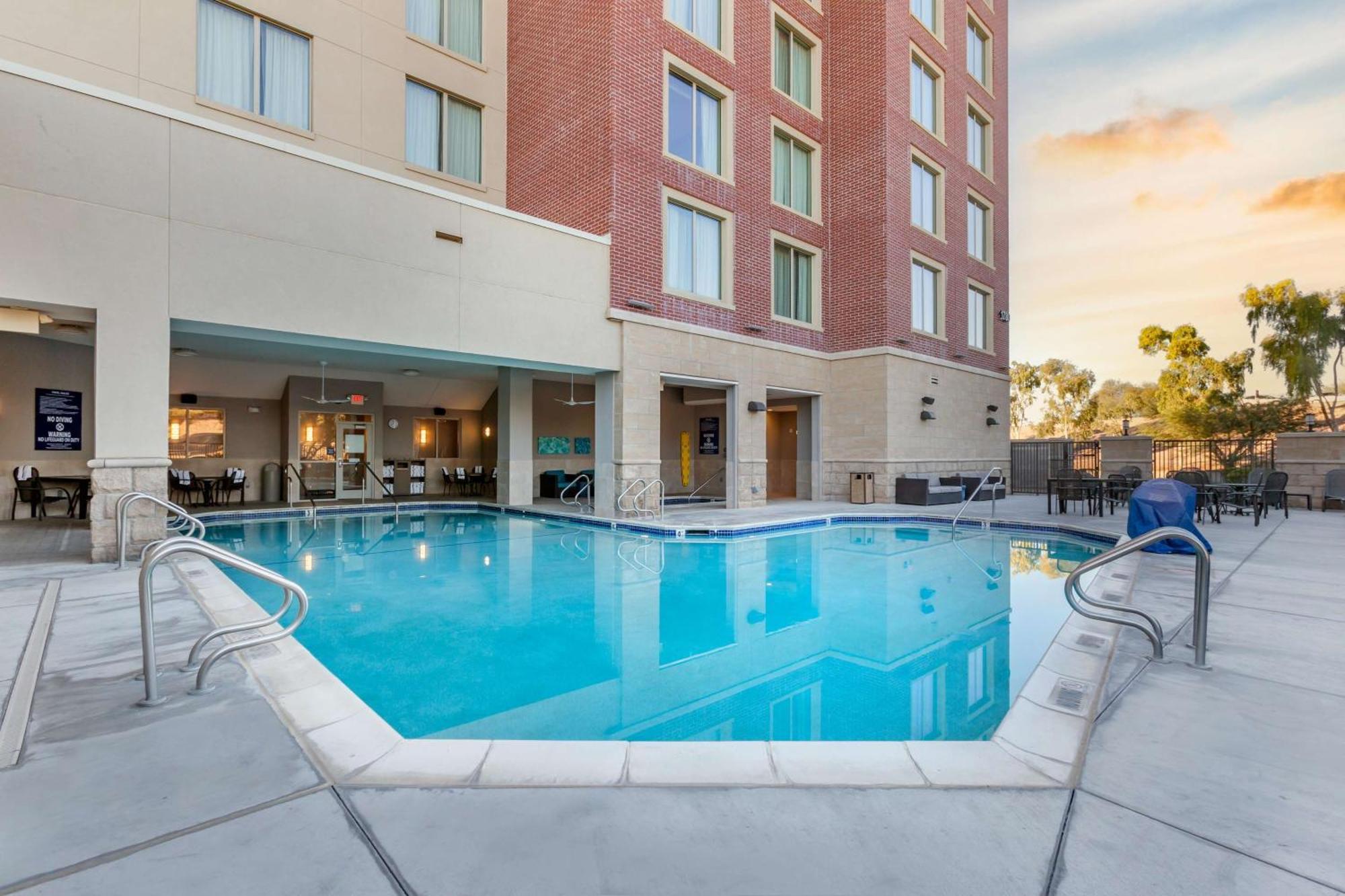 Hotel Drury Plaza Phoenix Tempe