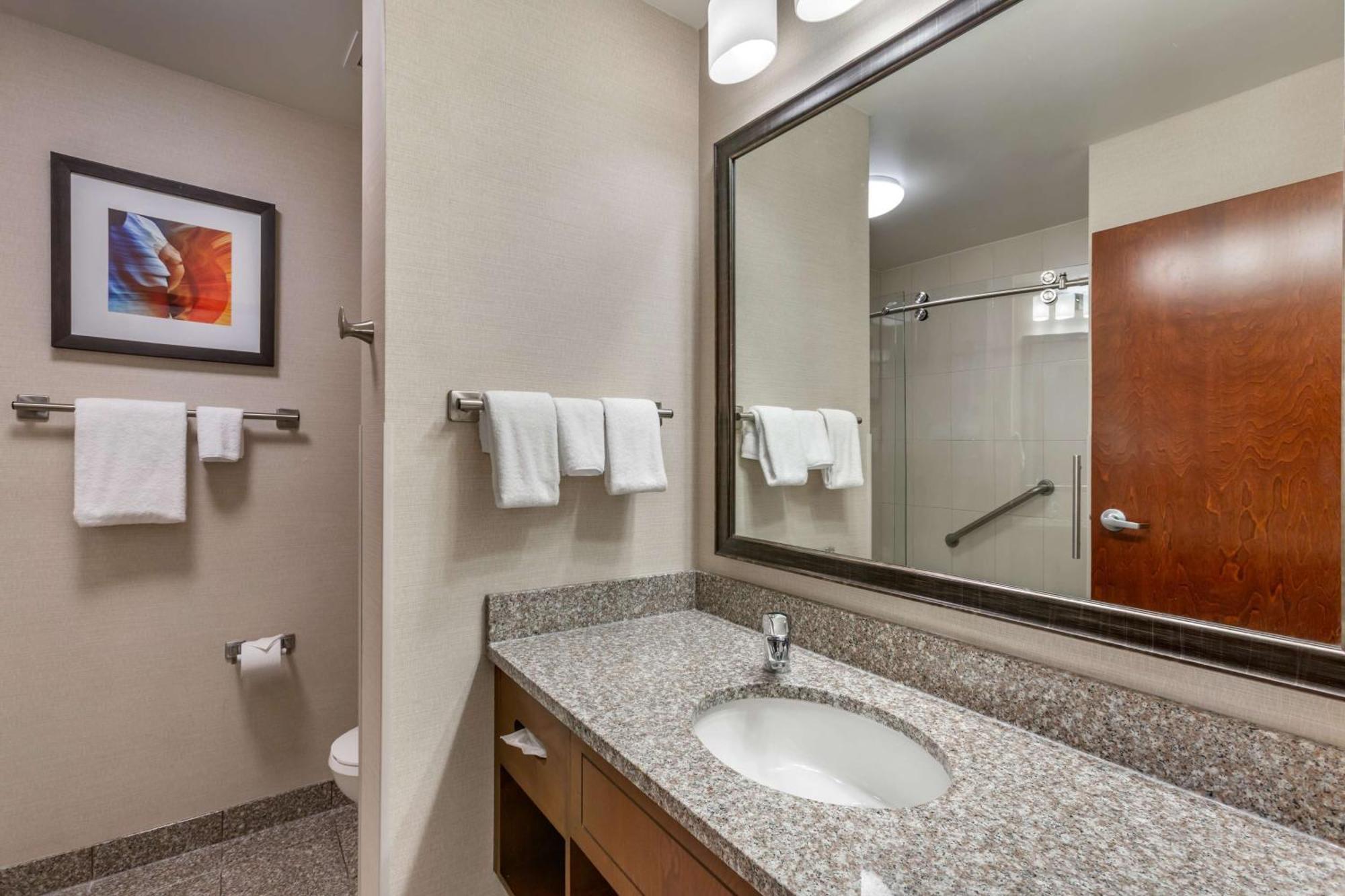 Drury Plaza Phoenix Hotel 3*