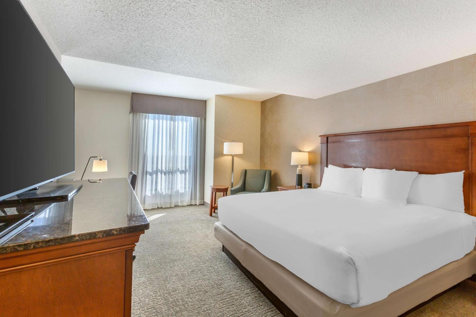 Hotel Drury Plaza Phoenix 3*