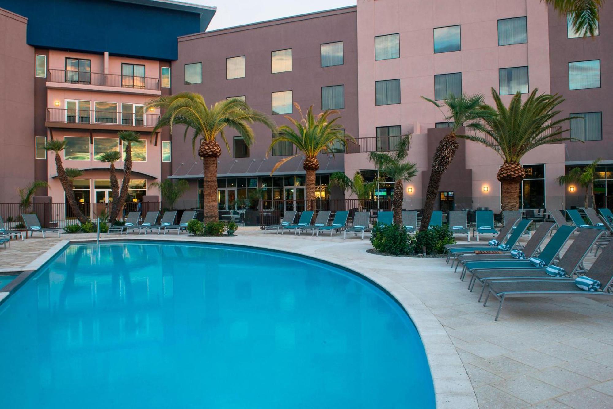 Sheraton At Wrigleyville West Mesa