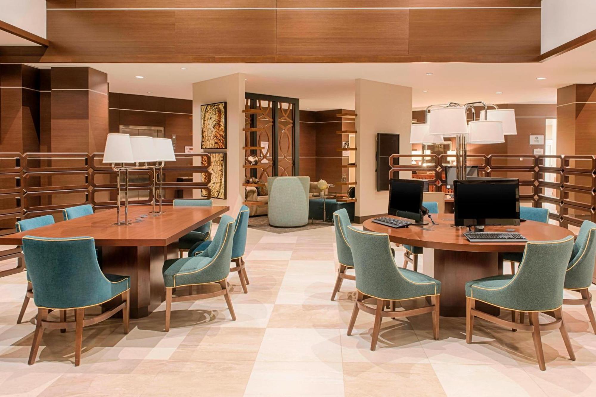 Hotel Sheraton At Wrigleyville West 4*