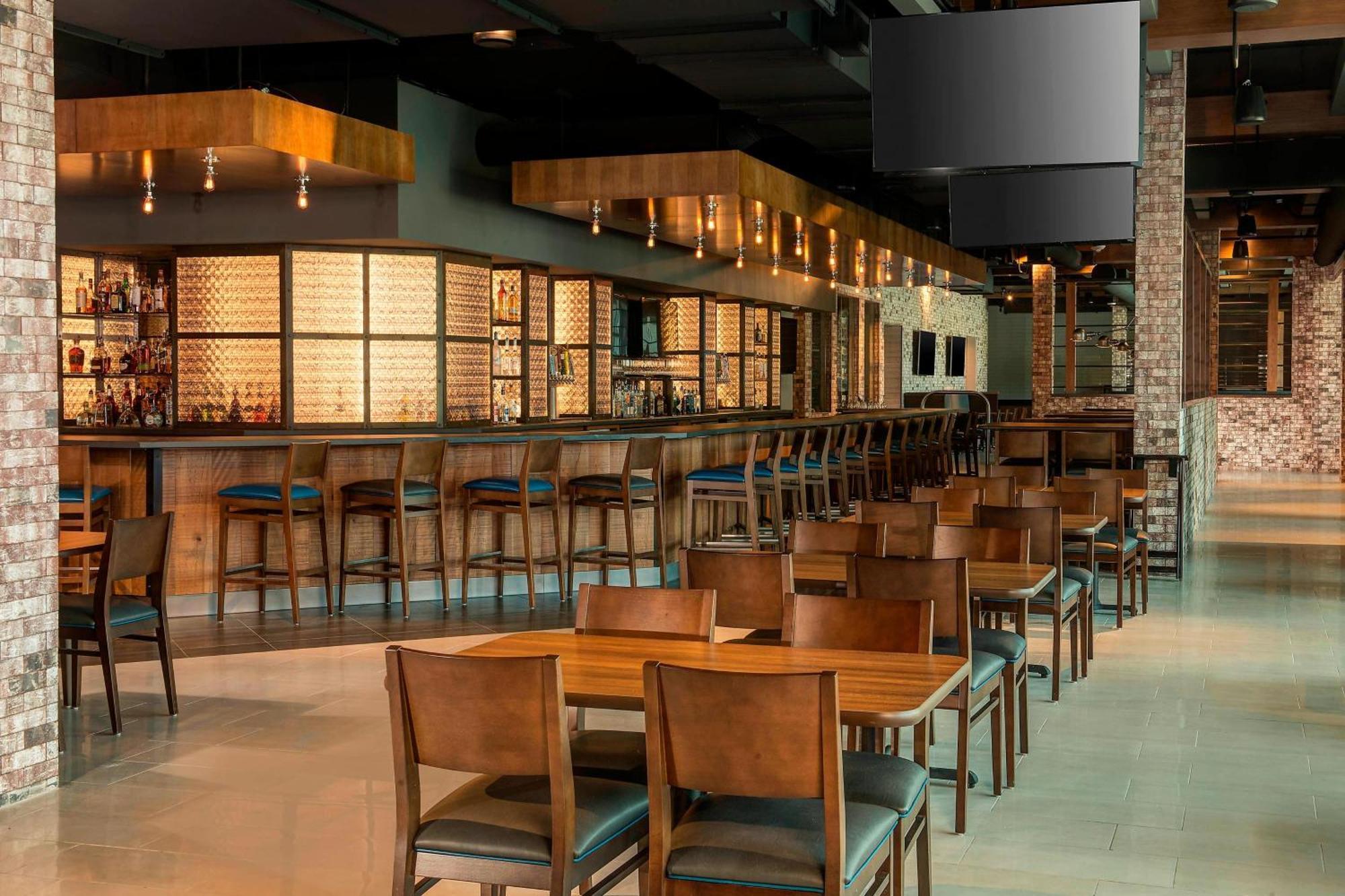 Sheraton At Wrigleyville West Mesa